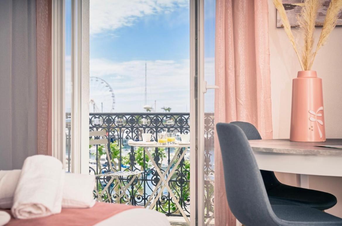 Hotel Du Vieux Port Сен-Рафаэль Экстерьер фото